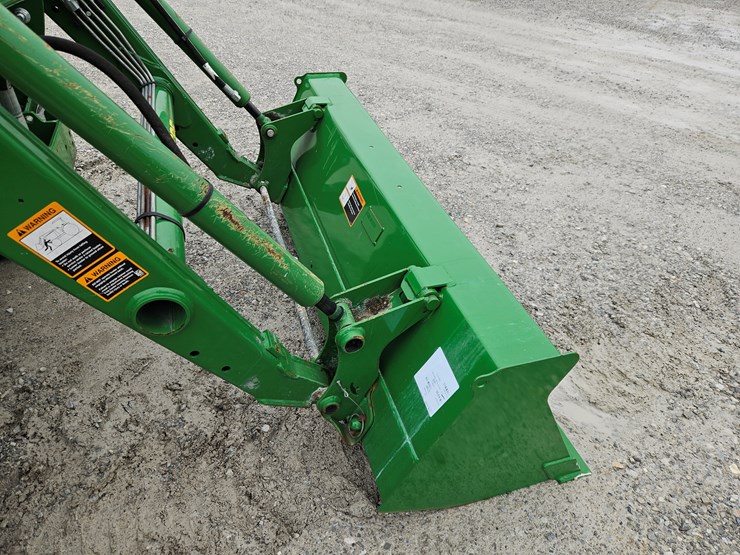 2023-john-deere-4052m-image-23