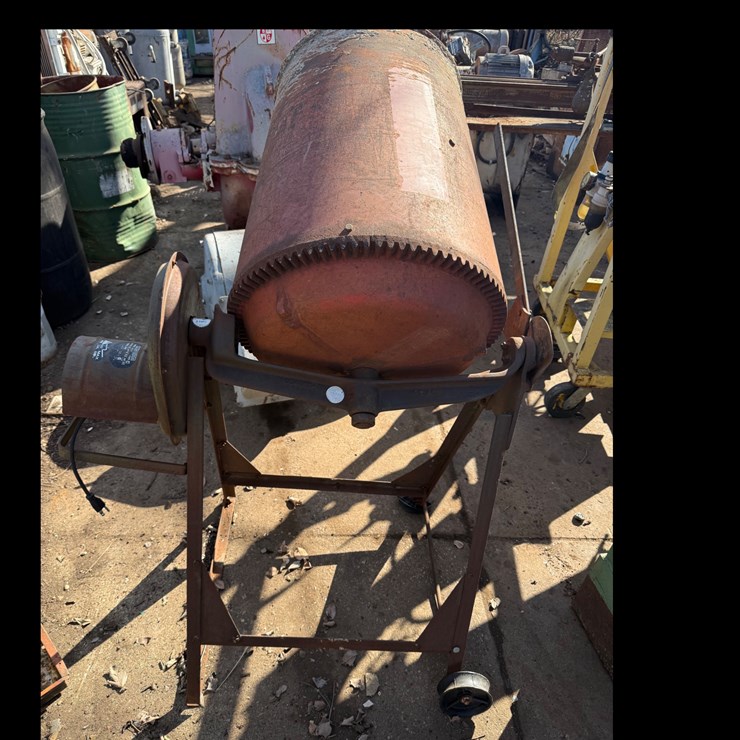 #32 • Concrete mixer