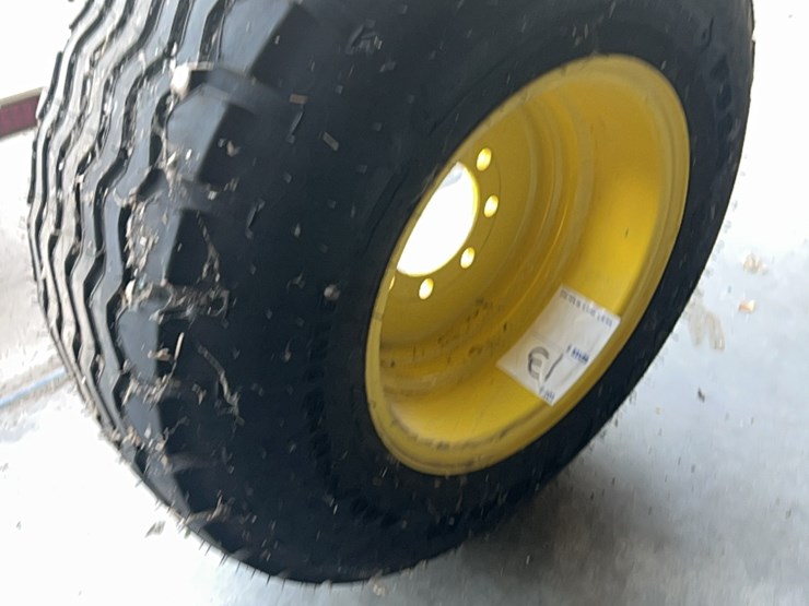 brand-new-john-deere-air-seeder-tire-and-rim,-size-is-140/55/r18-￼-image-18