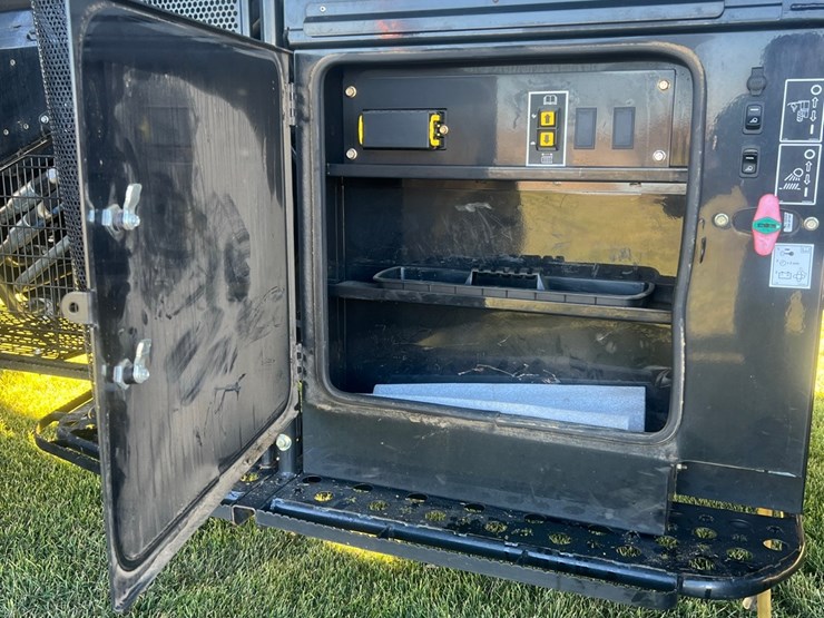 2023-case-ih-8250-image-54