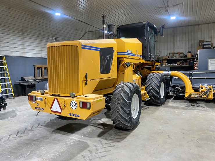 #135-•-2013-oxbo-4334-self-propelled-merger-(reedsville,-wi)-image-7