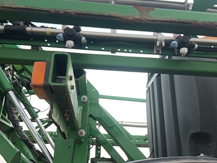 2014-john-deere-r4030-image-136