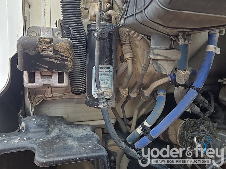 2019-peterbilt-579-image-51