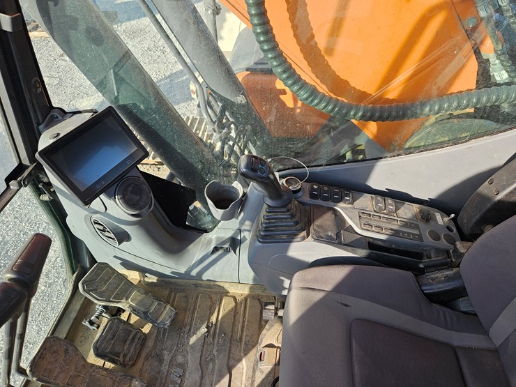 2022-doosan-dx225-lc-image-13