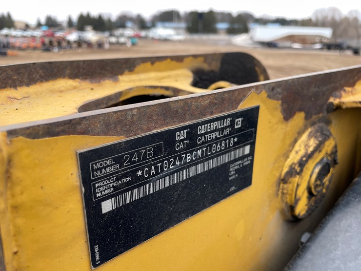 caterpillar-247-image-19