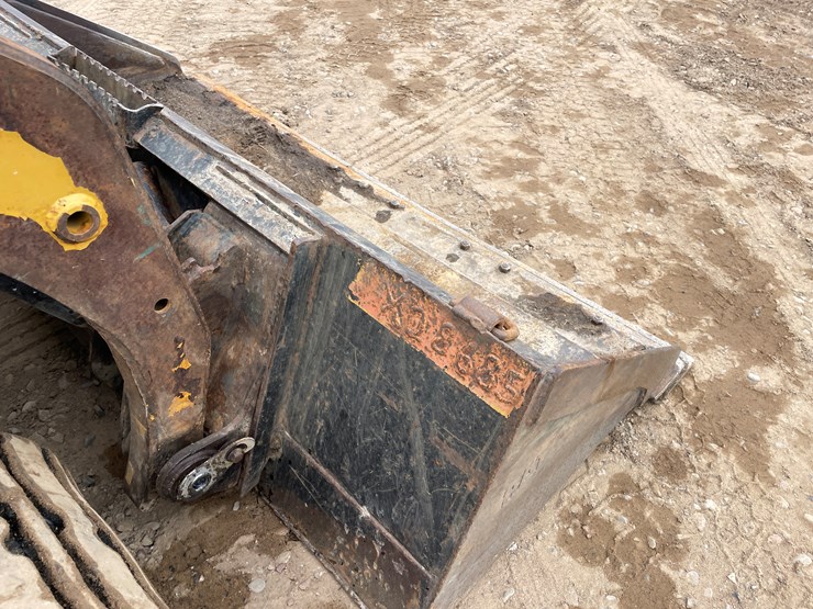 caterpillar-247-image-8