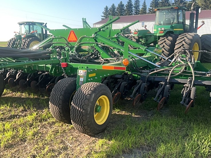 2018-john-deere-1910-image-32