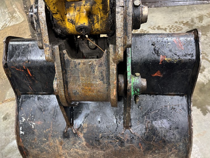 caterpillar-305-image-49