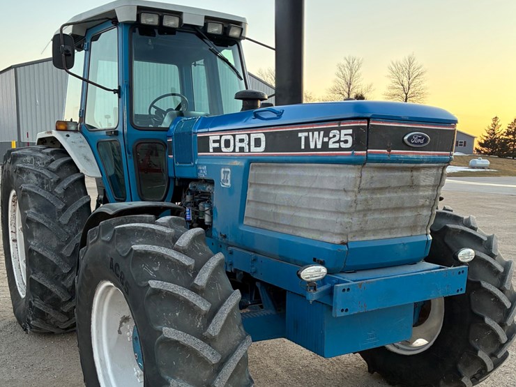 1988-ford-tractor-image-2