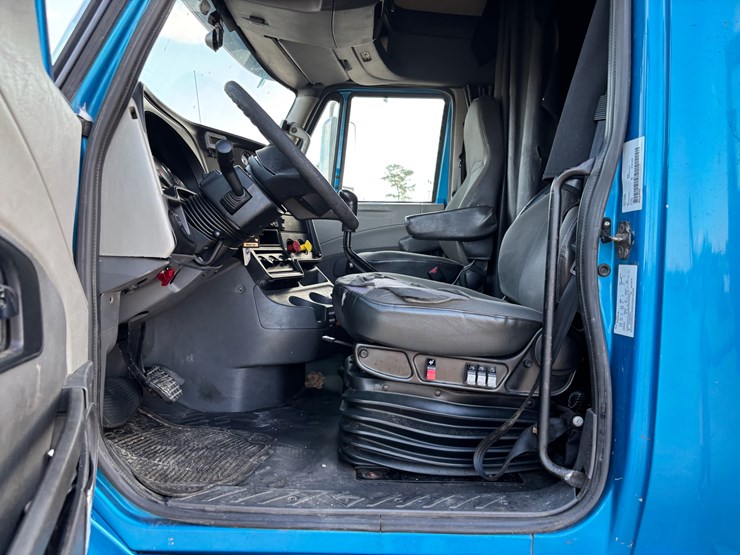 2015-international-prostar-image-13