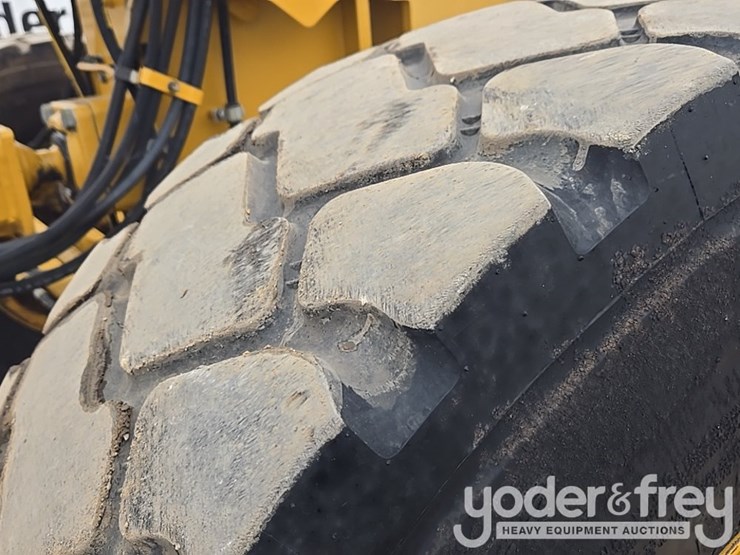 2015-caterpillar-12m3-image-20