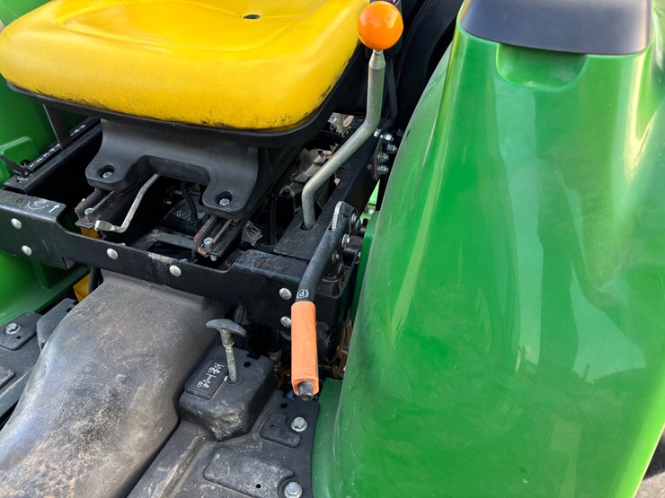 2022-john-deere-3025e-image-9