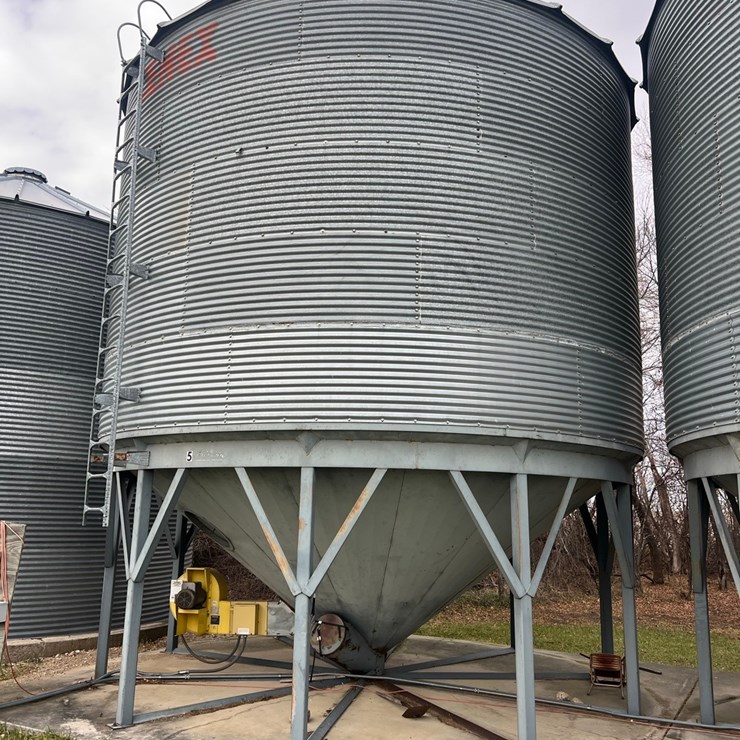 Lot 22. Cenex hopper bin, Micada bottom, includes Golden Aire single phase bin fan