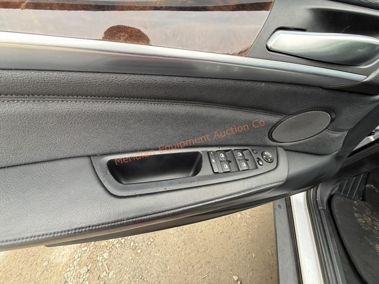 2010-bmw-x5-image-44