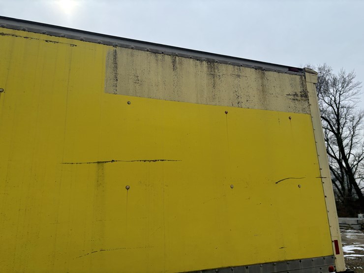 #2269-•-1992-freightliner-box-truck-image-32