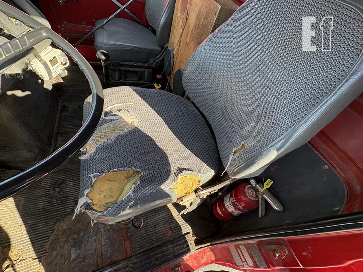 1984-ford-l8000-image-17