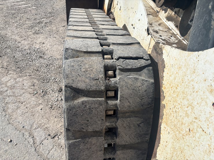 2007-bobcat-t300-image-60