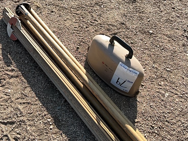 survey-tool,-complete-with-scope,-measuring-stick,-tripod-image-6