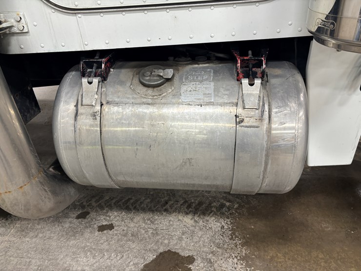 1987-peterbilt-379-image-76