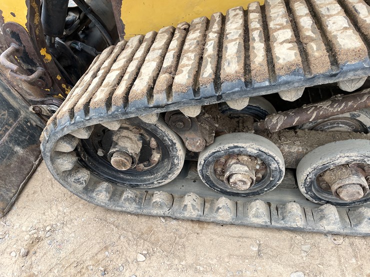 caterpillar-247-image-15