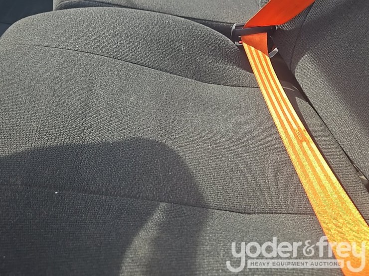 2021-freightliner-m2-106-image-109