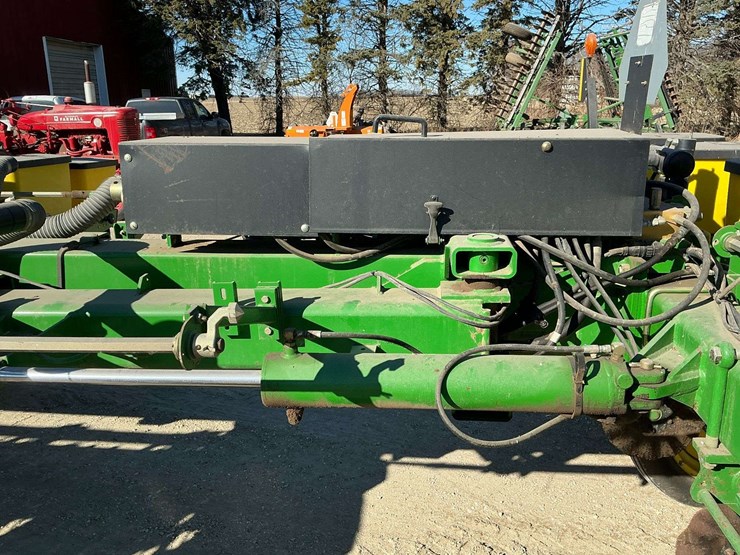 2001-john-deere-1770-image-19