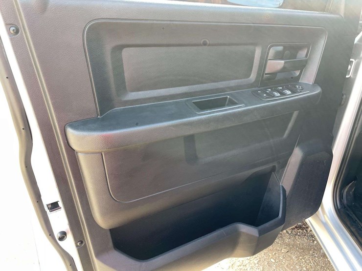 2014-dodge-1500-image-9