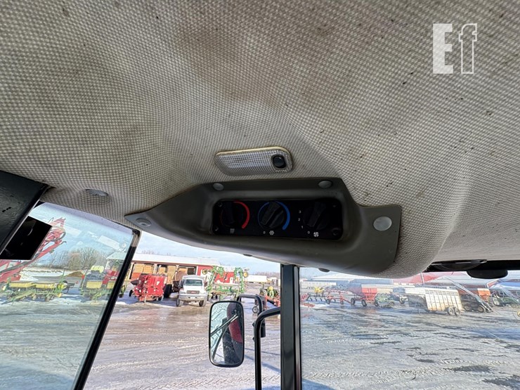 2013-case-ih-farmall-125a-image-8