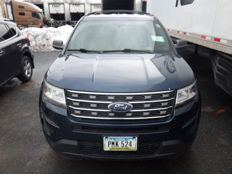 2017-ford-explorer-image-2