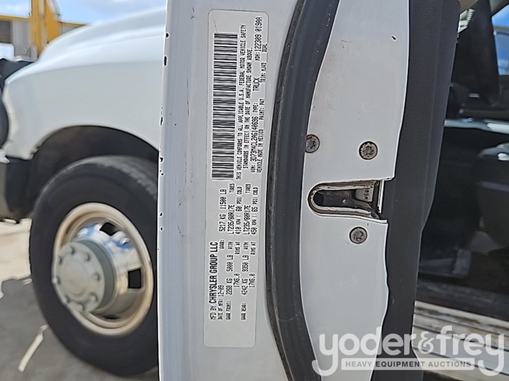 2010-dodge-ram-3500-image-57