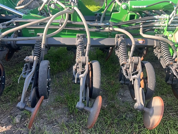 2018-john-deere-1910-image-176