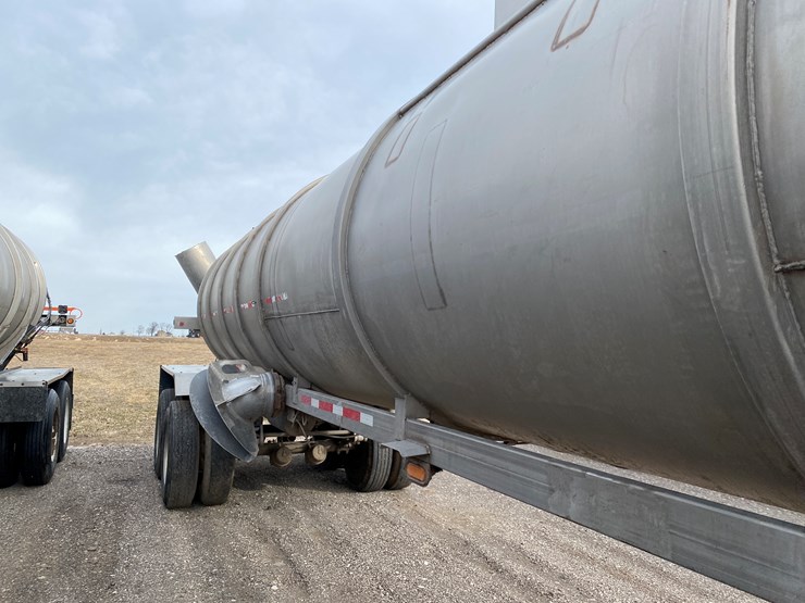 #504-•-2012-northern-8,500-gallon-semi-manure-tanker-(has-wi-title)-(waupun,-wi)-image-6