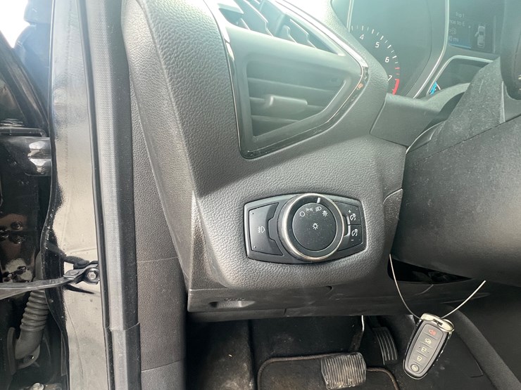 2014-ford-escape-titanium-image-26