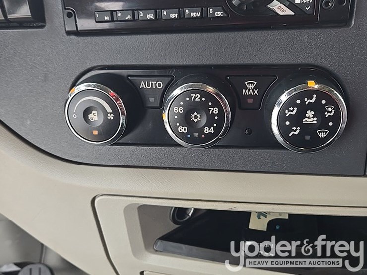 2019-peterbilt-579-image-87