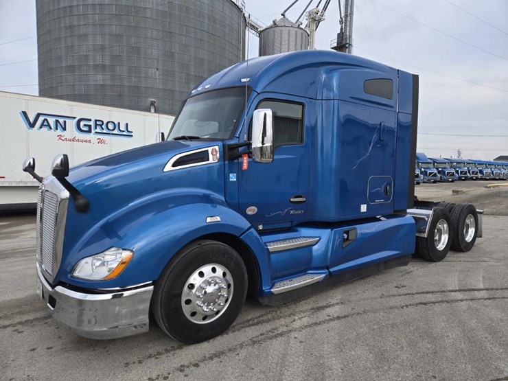 2022-kenworth-t680-image-1