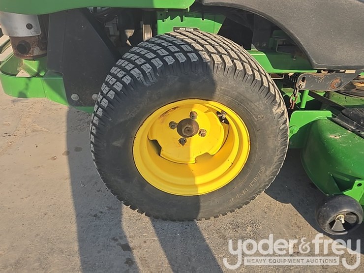 john-deere-72-image-15