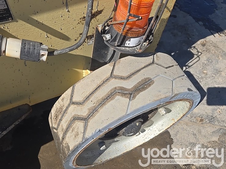 2018-jlg-3246es-image-12