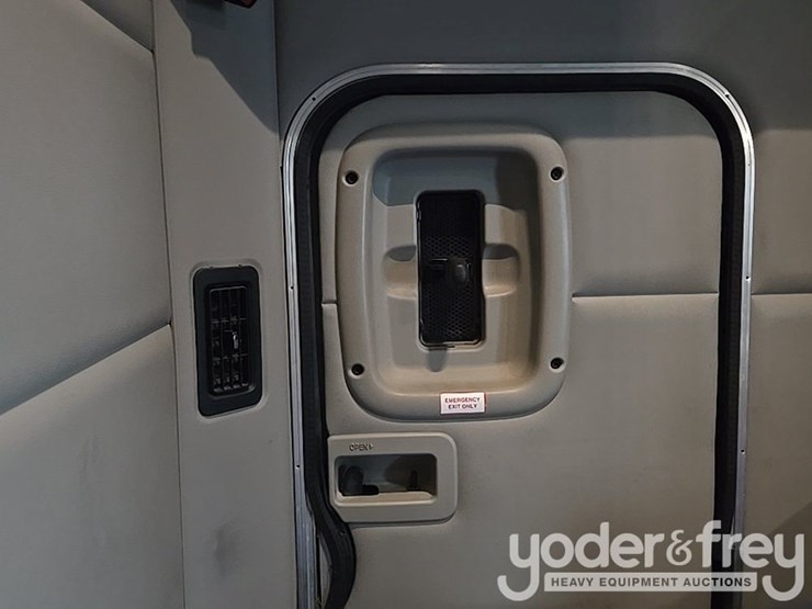 2019-peterbilt-579-image-100