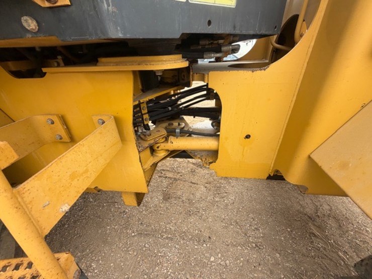 caterpillar-914g-image-37