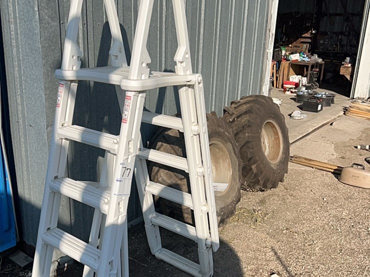 double-sided-ladder,-heavy-duty-plastic-image-5
