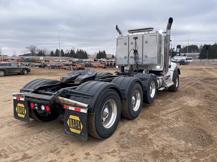 2019-kenworth-t880-image-3