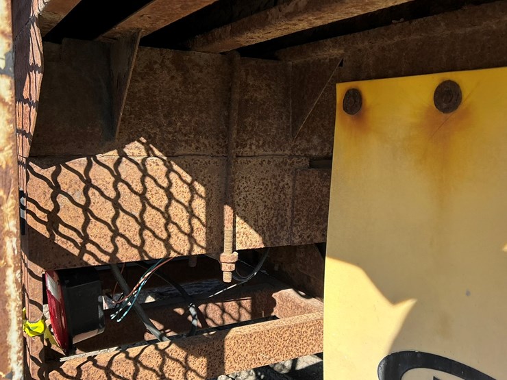 2005-ford-f550-image-32