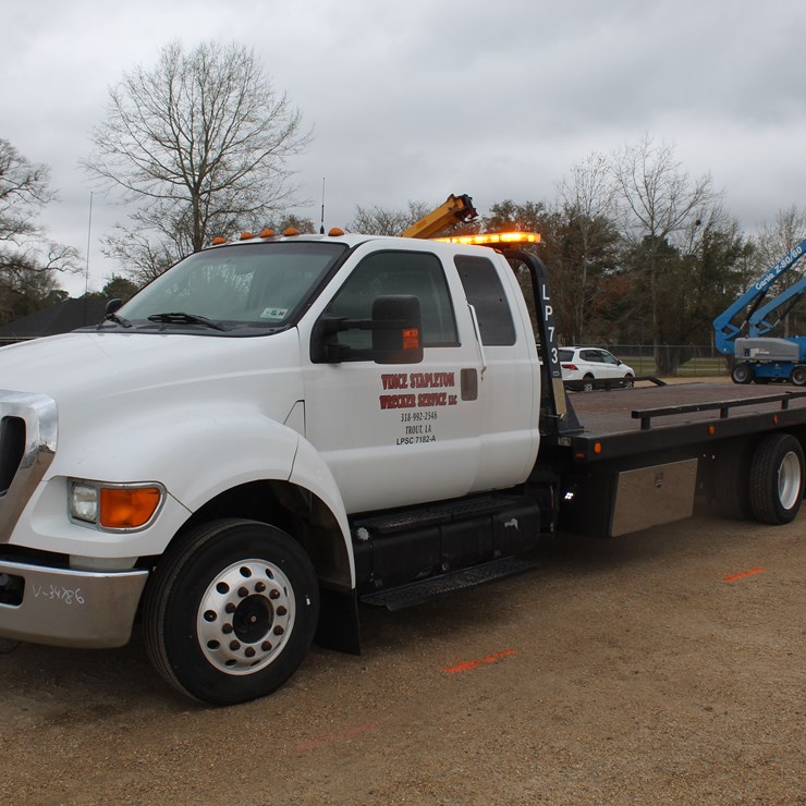 2013 FORD F650
