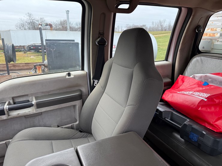 2009-ford-f550-image-21