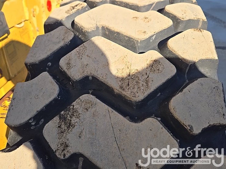 2005-caterpillar-140h-vhp-plus-image-14