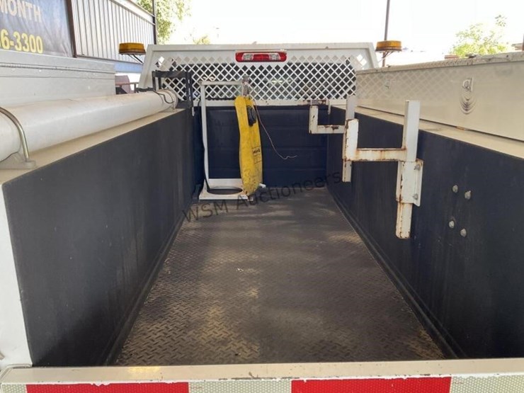 2015-chevrolet-silverado-3500-image-9