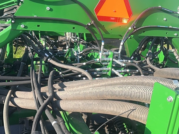 2018-john-deere-1910-image-143