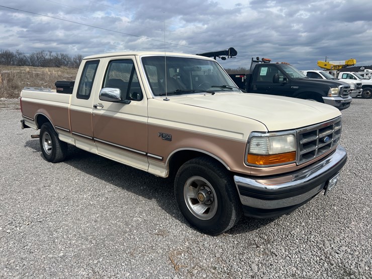 1994-ford-f150-xlt-image-2