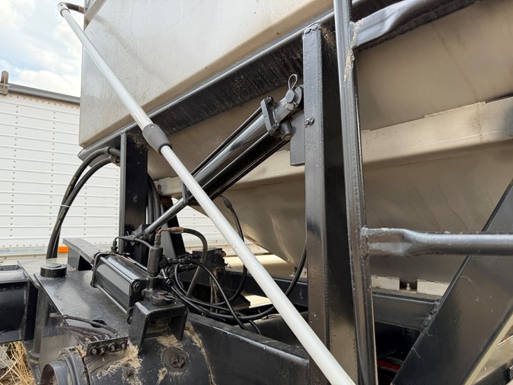 #40961-•-2011-magnolia-/-adams-t/a-fertilizer-tender-trailer-image-68