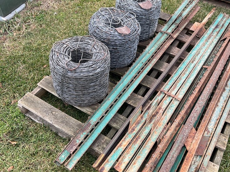 lot-19.-posts-and-wire,-all-either-new-or-like-new-image-7